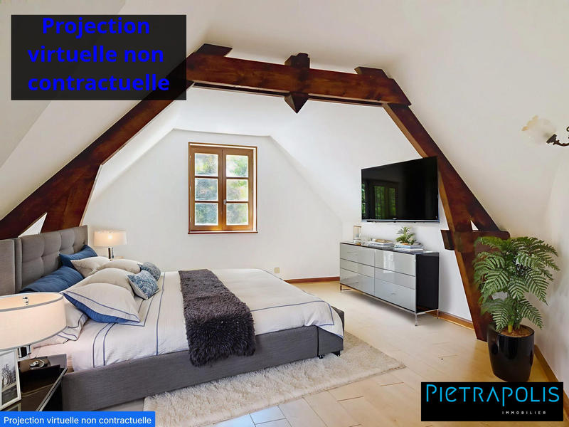 Maison traditionnelle - 222 m² - 8 pièces