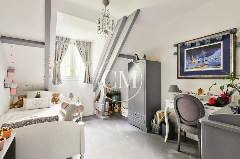 Maison - 271 m² - 7 pièces