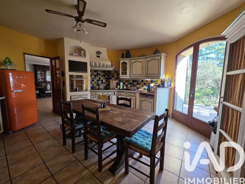 Maison - 210 m² - 6 pièces