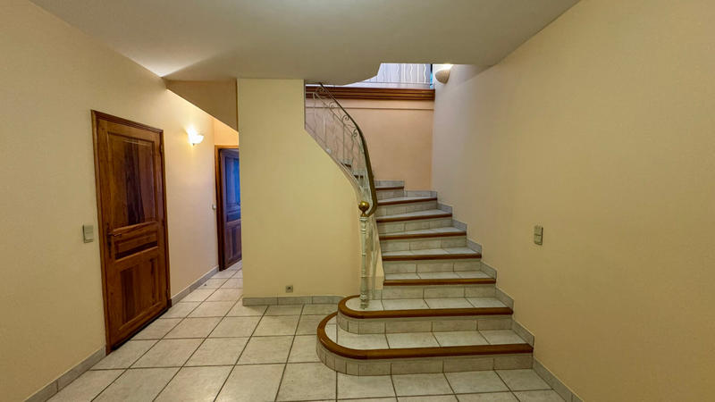 Appartement - 202 m² - 5 pièces