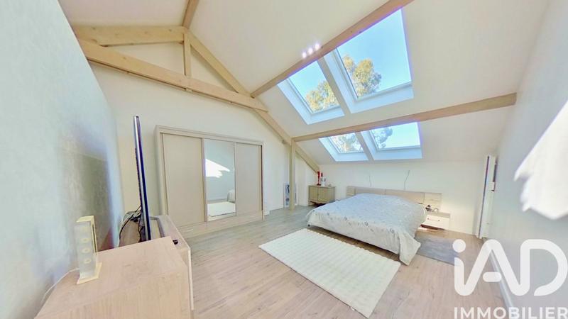 Maison - 280 m² - 10 pièces