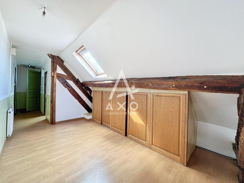 Maison - 214 m² - 8 pièces