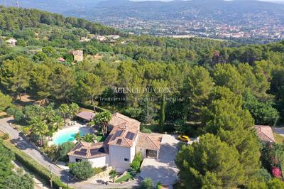 Villa - 300 m² - 7 pièces