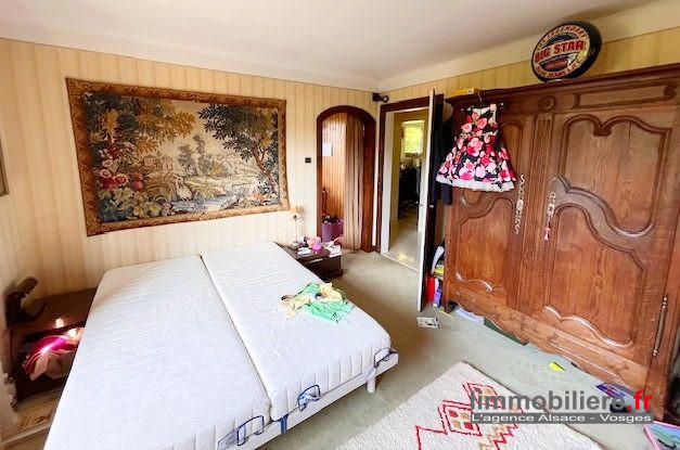 Maison - 287 m² - 9 pièces