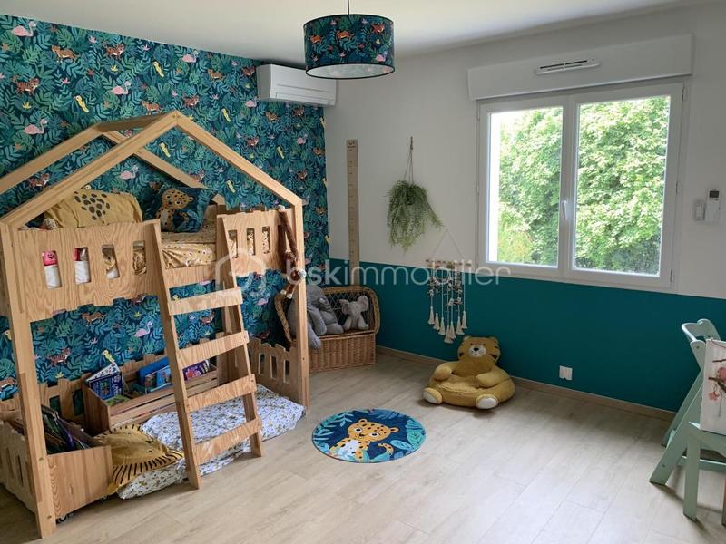 Maison traditionnelle - 159 m² - 6 pièces