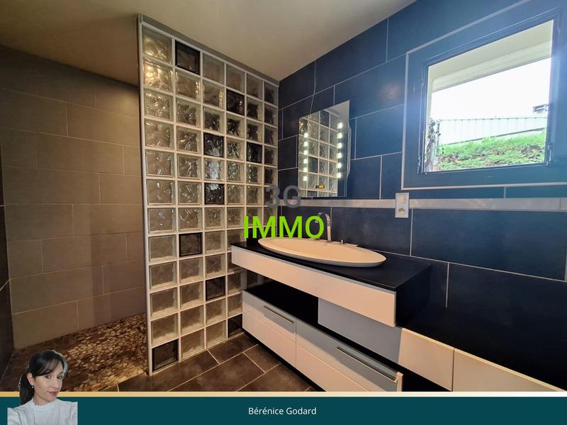 Maison - 202 m² - 5 pièces