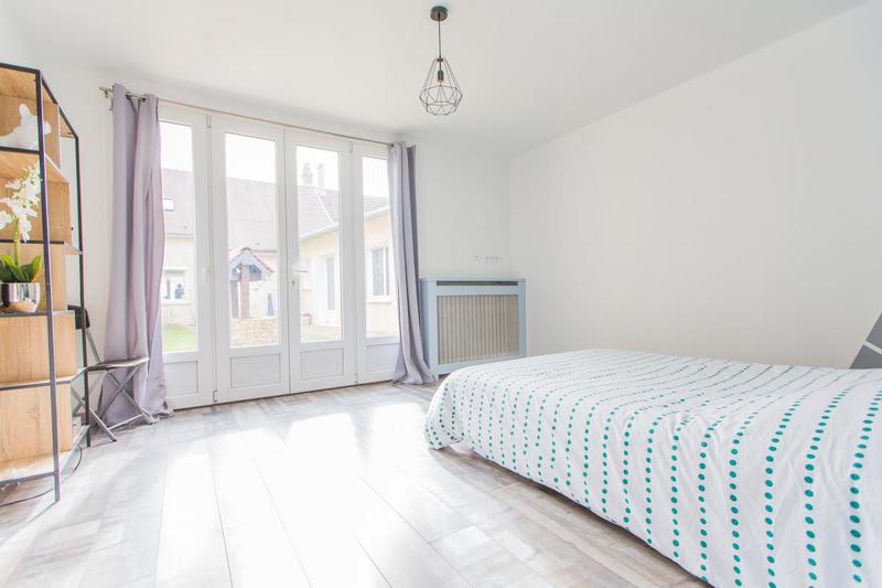 Propriété - 602 m² - 9 pièces