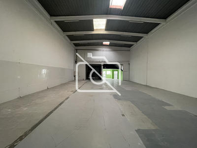 Entrepôt - 368 m²