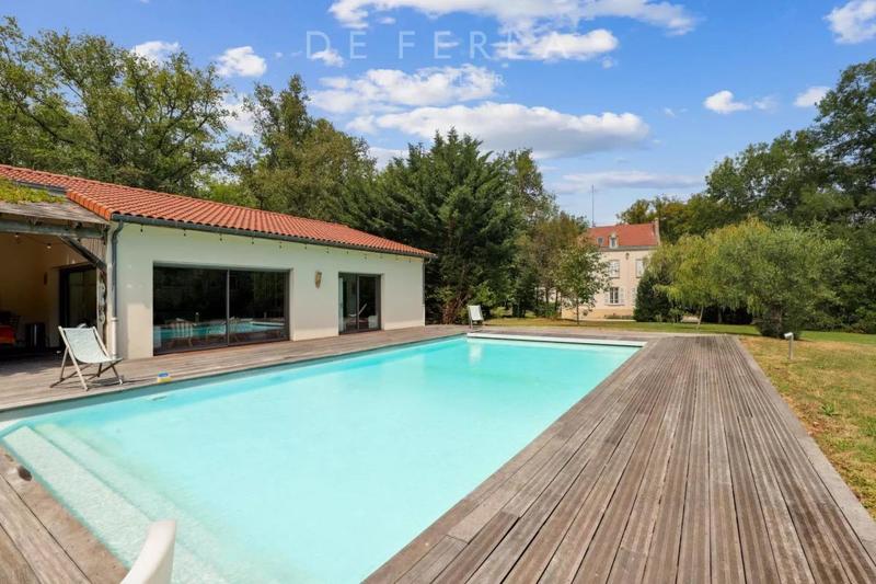 Château - 800 m² - 11 pièces