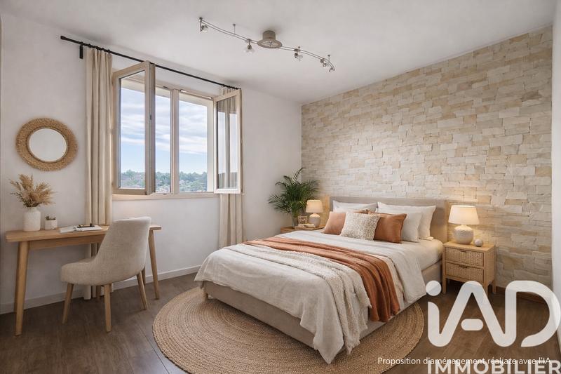 Maison - 218 m² - 8 pièces