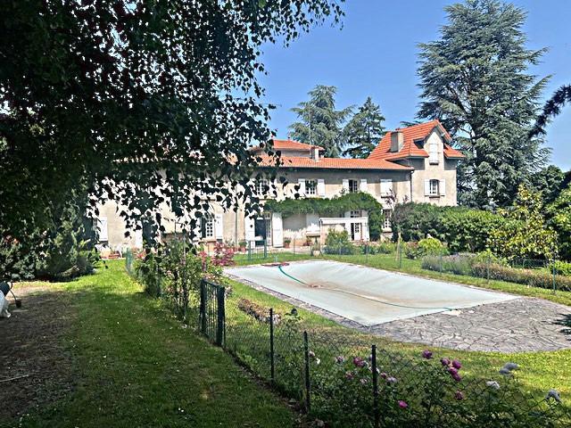 Propriété - 308 m² - 13 pièces