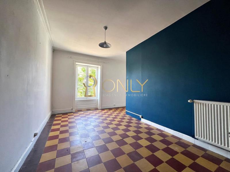 Maison - 285 m² - 10 pièces