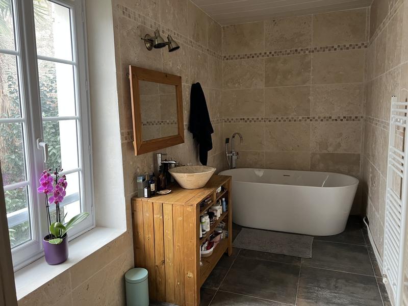 Maison - 252 m² - 5 pièces