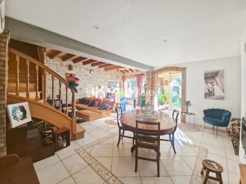 Maison - 190 m² - 8 pièces