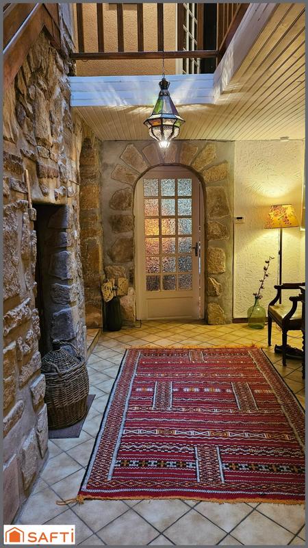 Maison - 225 m² - 7 pièces