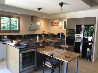 Maison - 350 m² - 10 pièces