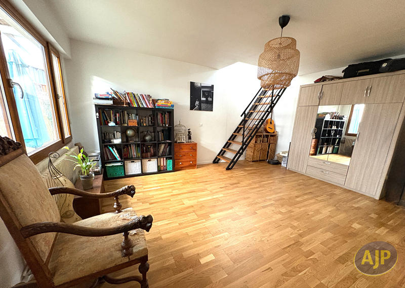 Maison - 165 m² - 6 pièces