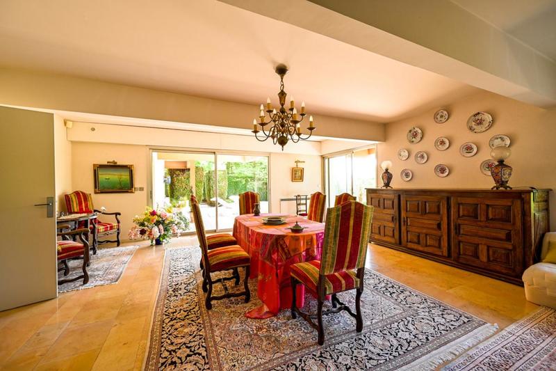 Maison d'architecte - 270 m² - 8 pièces