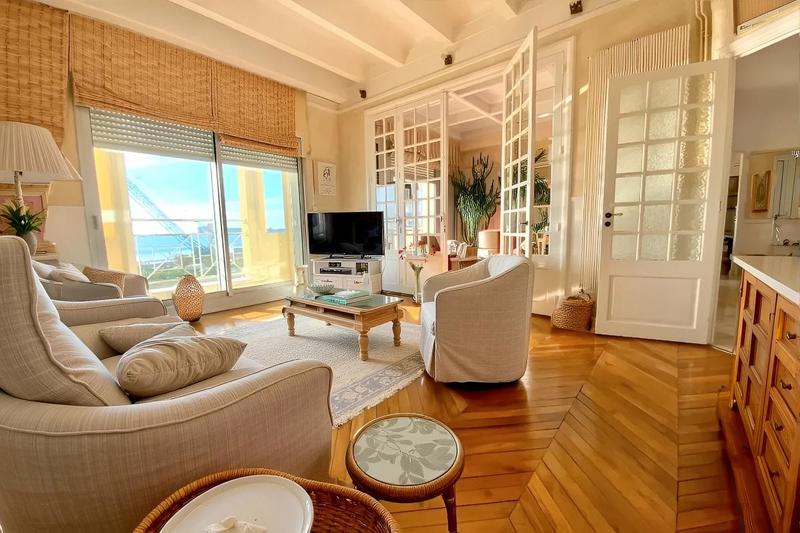 Maison - 265 m² - 12 pièces