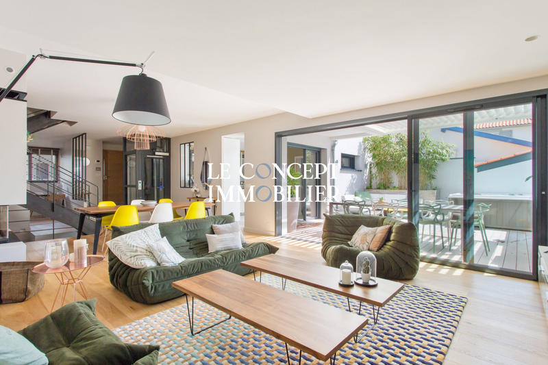 Maison - 179 m² - 6 pièces