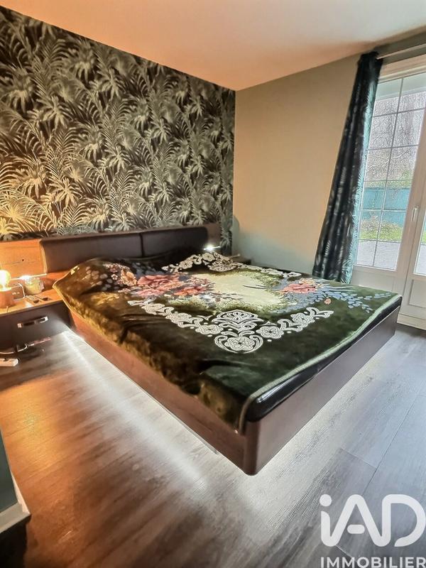 Maison - 213 m² - 8 pièces