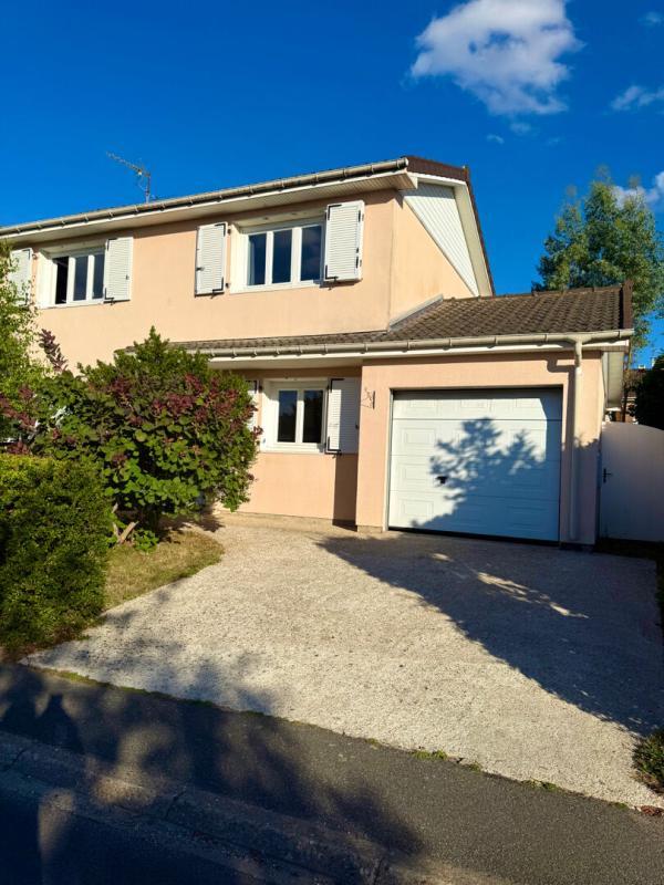 Maison - 110 m² - 4 pièces