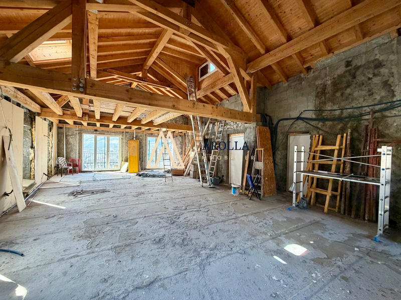 Loft - 110 m² - 2 pièces