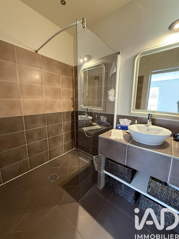 Maison - 200 m² - 7 pièces