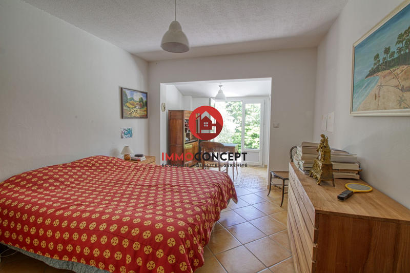 Villa - 250 m² - 8 pièces