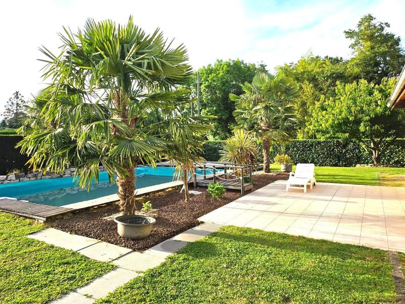 Maison - 94 m² - 5 pièces