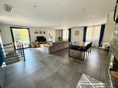 Maison - 170 m² - 6 pièces