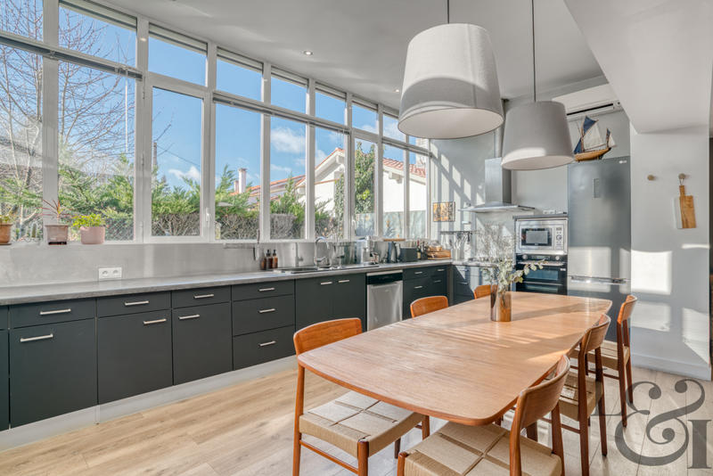 Maison - 170 m² - 6 pièces