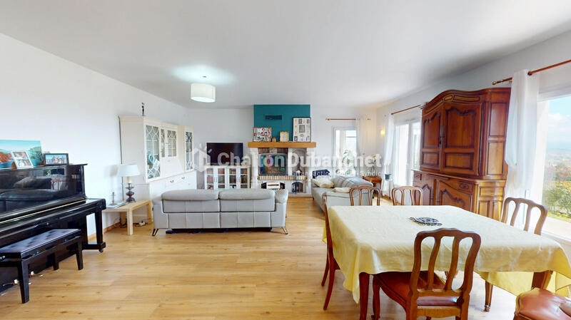 Maison - 170 m² - 8 pièces