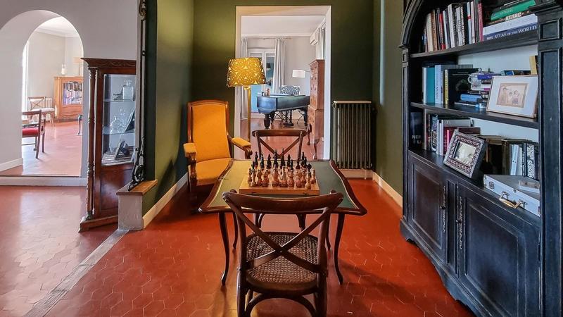 Propriété - 473 m² - 11 pièces