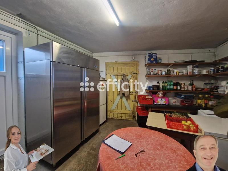 Maison - 337 m² - 12 pièces