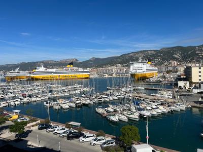 Appartement - 80 m² - 3 pièces