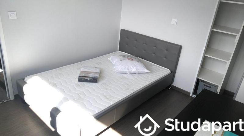 Chambre - 11 m² - 1 pièce