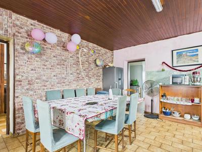 Maison - 200 m² - 9 pièces