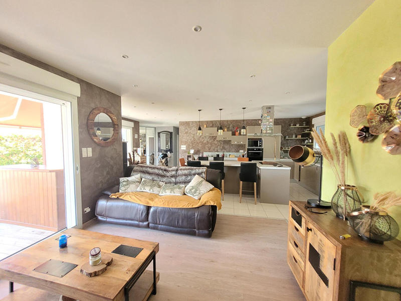 Maison - 104 m² - 4 pièces