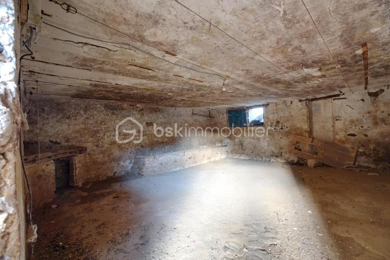 Maison traditionnelle - 234 m² - 6 pièces