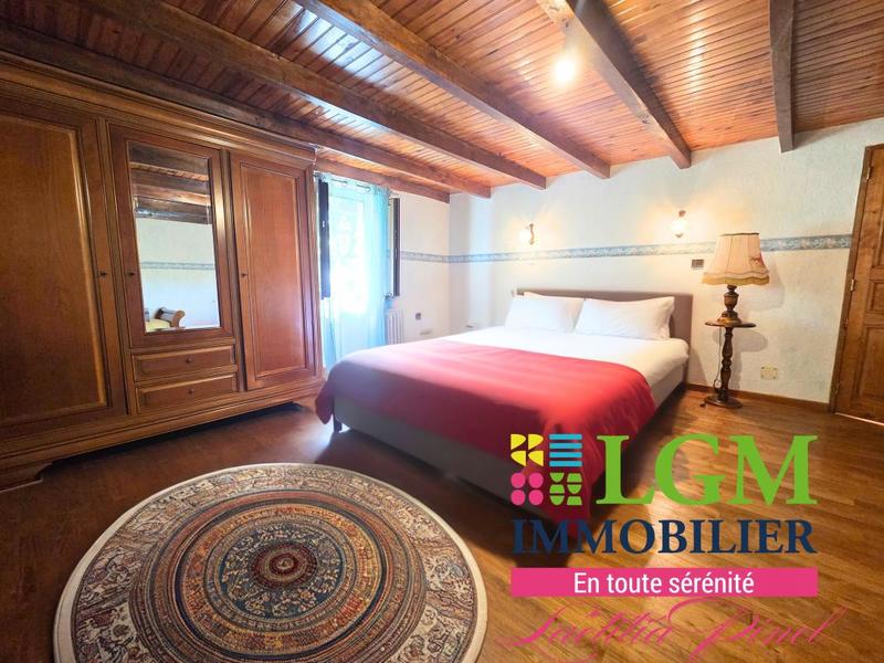 Maison - 200 m² - 7 pièces