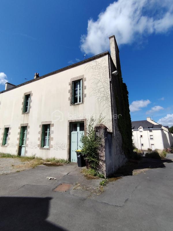 Immeuble - 210 m² - 6 pièces