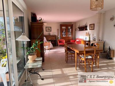 Maison - 202 m² - 7 pièces