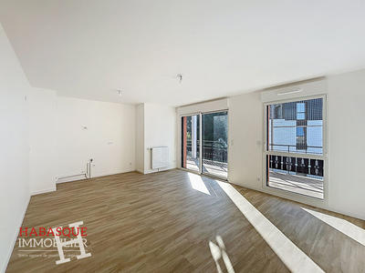 Appartement - 84 m² - 4 pièces