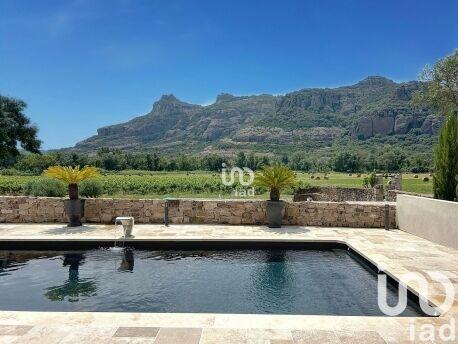 Maison - 870 m² - 13 pièces