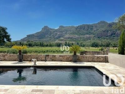 Maison - 870 m² - 13 pièces