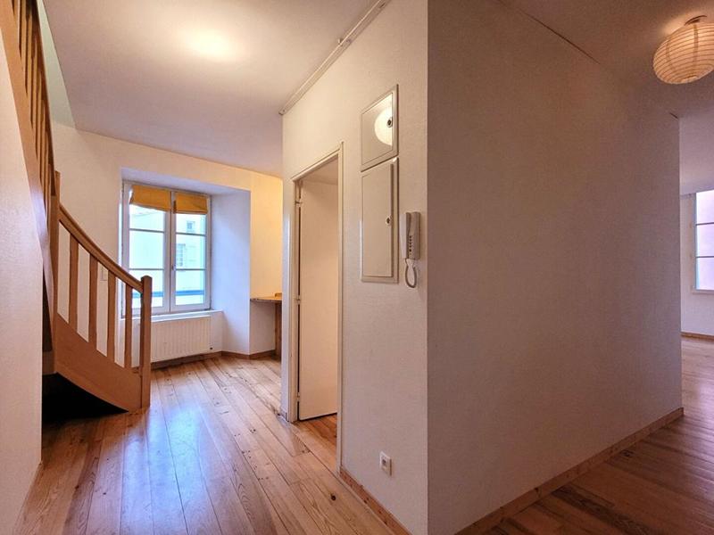 Appartement - 80 m² - 3 pièces