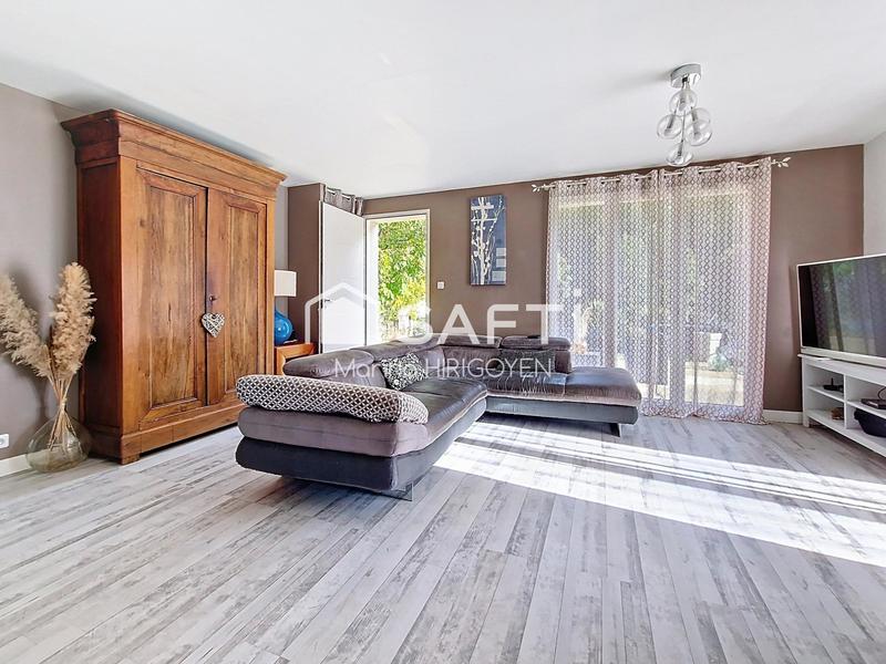 Maison - 90 m² - 5 pièces