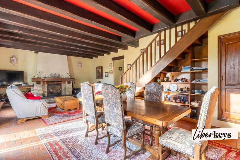 Propriété - 220 m² - 8 pièces