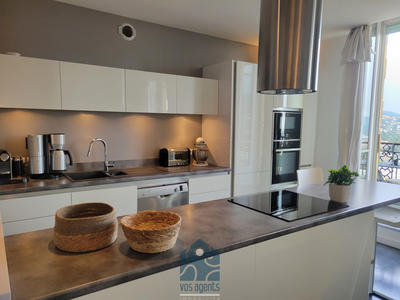 Appartement - 85 m² - 3 pièces